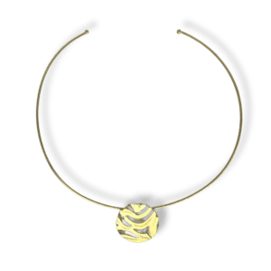 Colar Rigido com Pétala Banhado a Ouro 18K